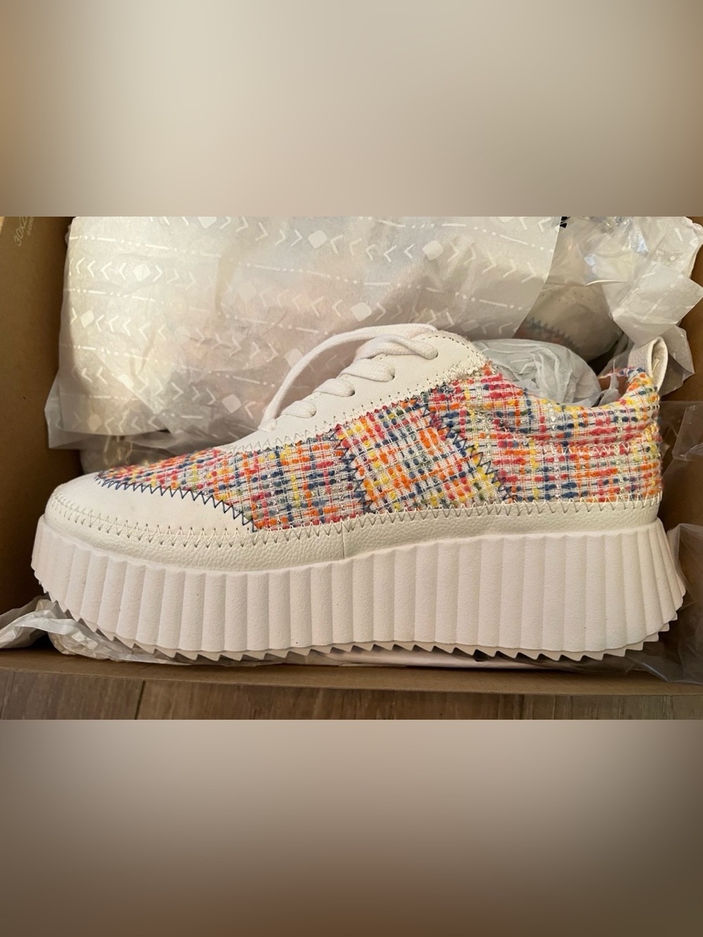 NIB Zodiac Cooper Rainbow with White Platform - Size 7.5